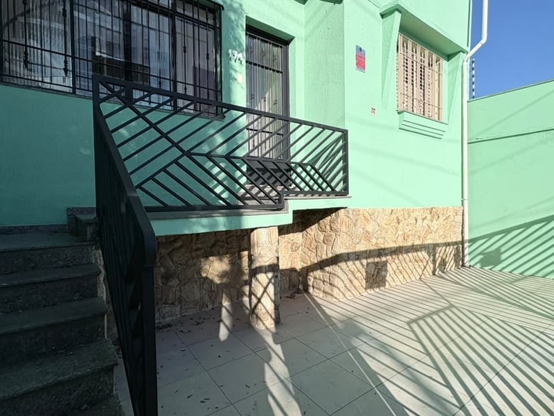 Sobrado com 4 quartos para alugar