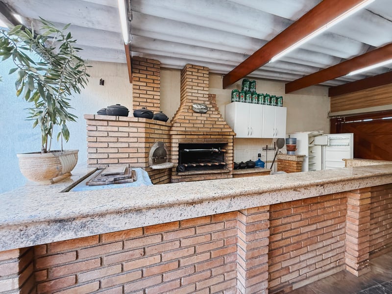 Casa com 6 quartos à venda