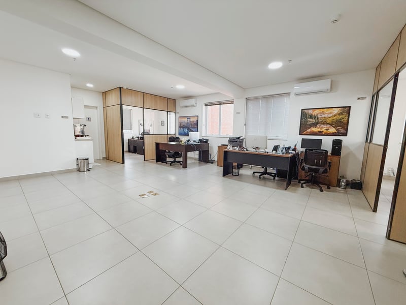 Sala Comercial no Condomínio Ibérica