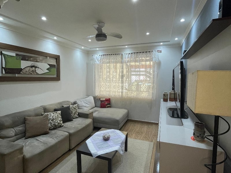 Casa com 2 quartos à venda