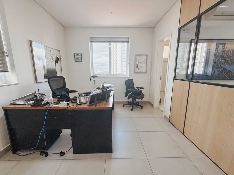 Sala Comercial no Condomínio Ibérica