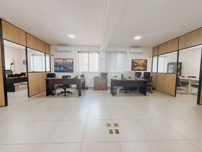 Sala Comercial no Condomínio Ibérica