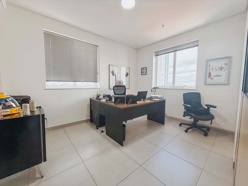 Sala Comercial no Condomínio Ibérica