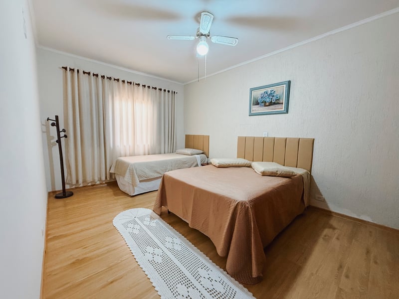 Casa com 6 quartos à venda