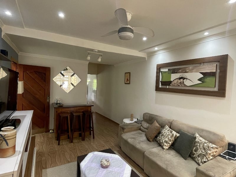 Casa com 2 quartos à venda
