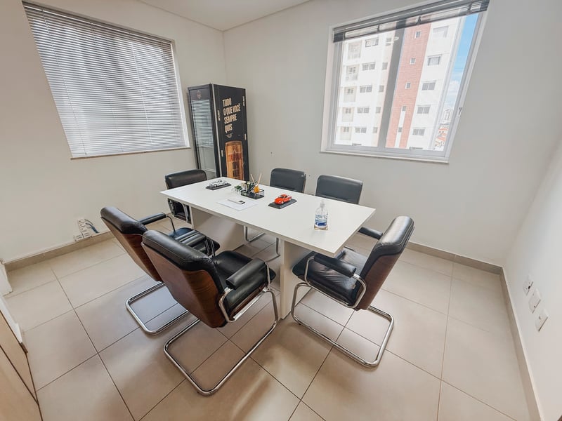 Sala Comercial no Condomínio Ibérica