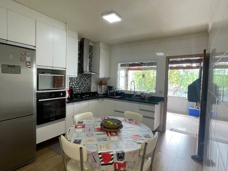 Casa com 2 quartos à venda