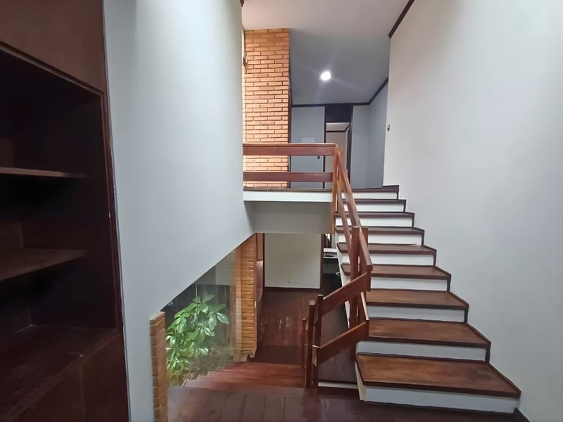 Sobrado com 4 quartos à venda