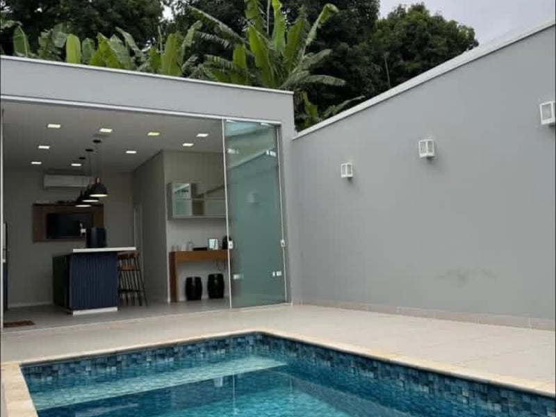 Casa com 2 quartos à venda