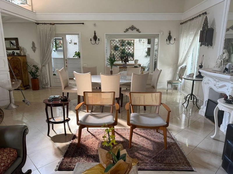 Casa com 4 quartos à venda