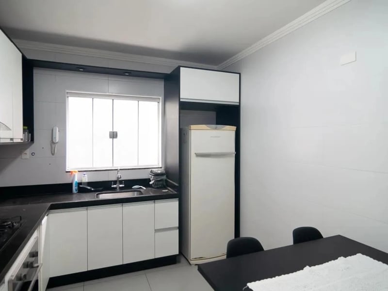 Casa com 2 quartos à venda
