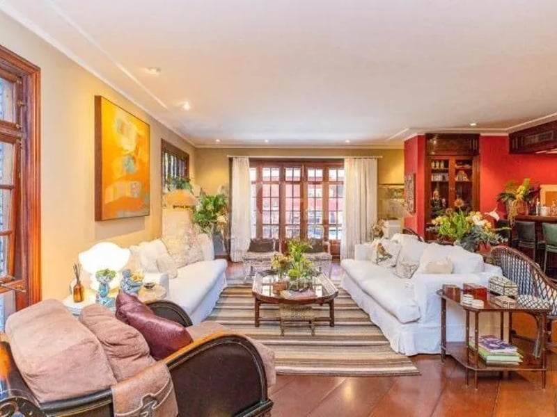 Casa com 5 quartos à venda