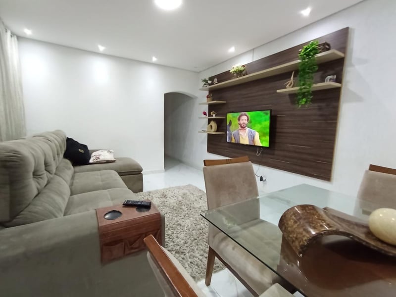 Casa com 2 quartos à venda