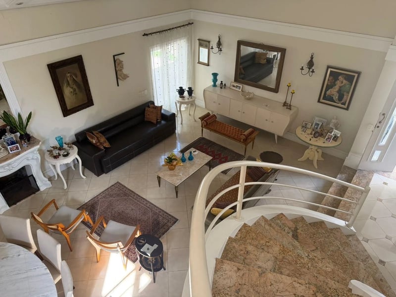 Casa com 4 quartos à venda