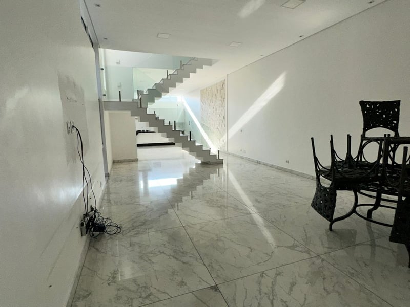 Casa com 4 quartos à venda