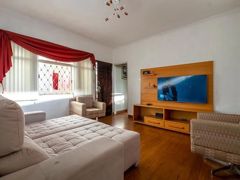 Casa com 4 quartos à venda