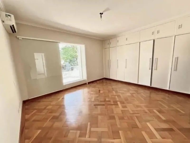 Casa com 4 quartos à venda
