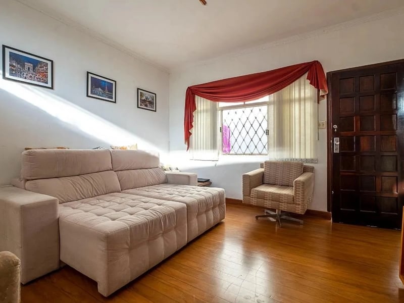 Casa com 4 quartos à venda