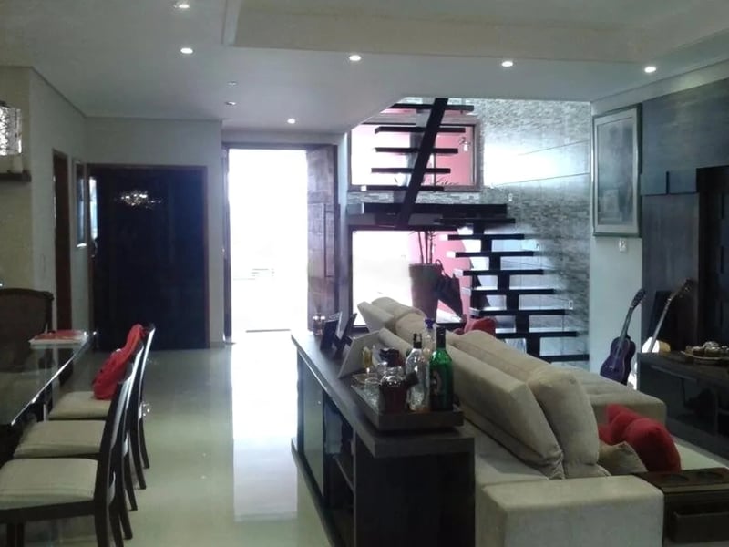 Casa com 4 quartos à venda
