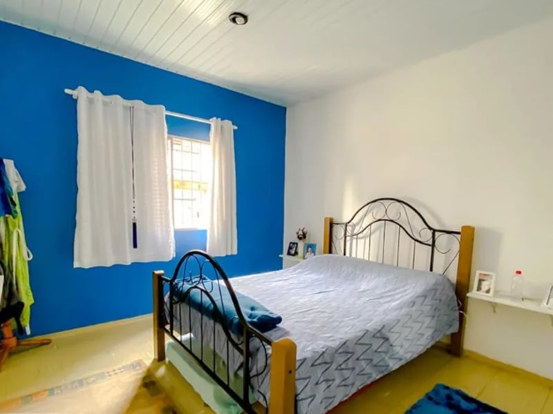 Casa com 2 quartos à venda