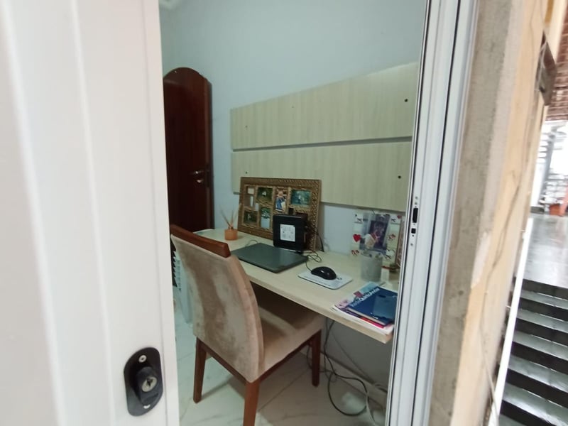 Casa com 2 quartos à venda