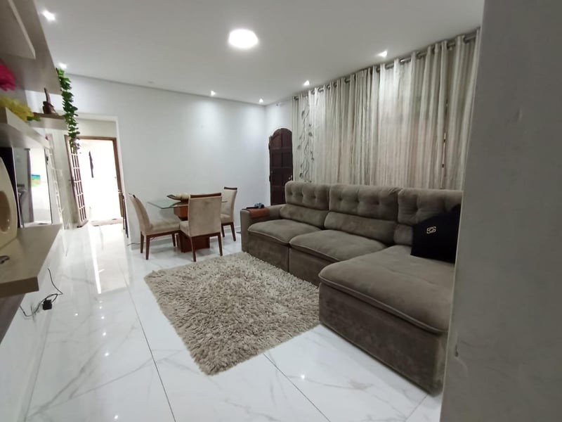 Casa com 2 quartos à venda
