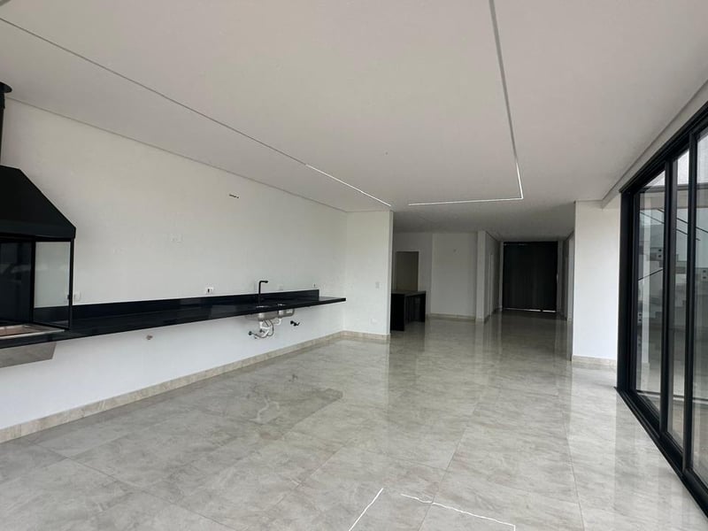 Casa de Condomínio com 4 quartos à venda
