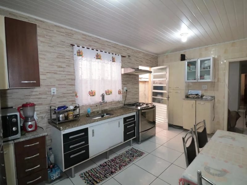 Casa com 4 quartos à venda