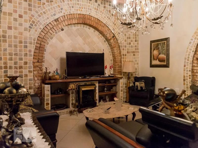 Casa com 8 quartos à venda