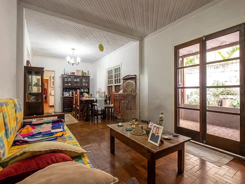 Casa com 4 quartos à venda