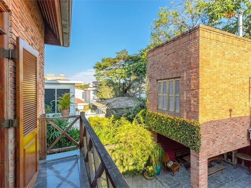 Casa com 5 quartos à venda