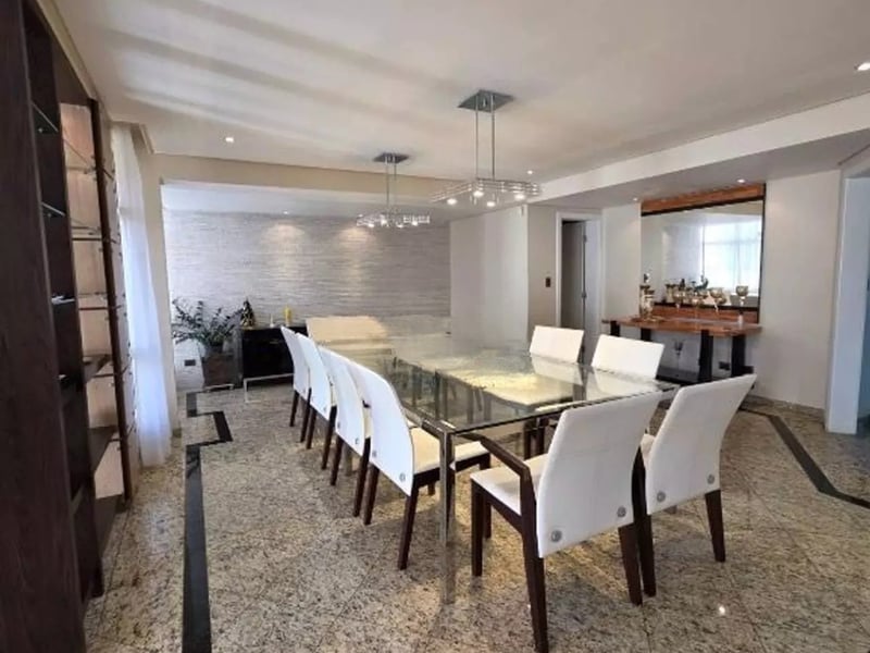 Sobrado com 4 quartos à venda