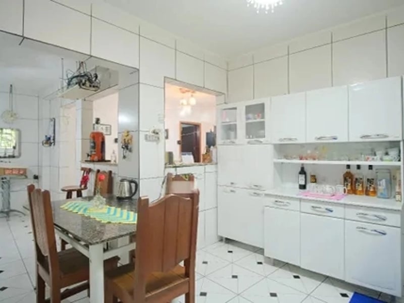 Casa com 2 quartos à venda