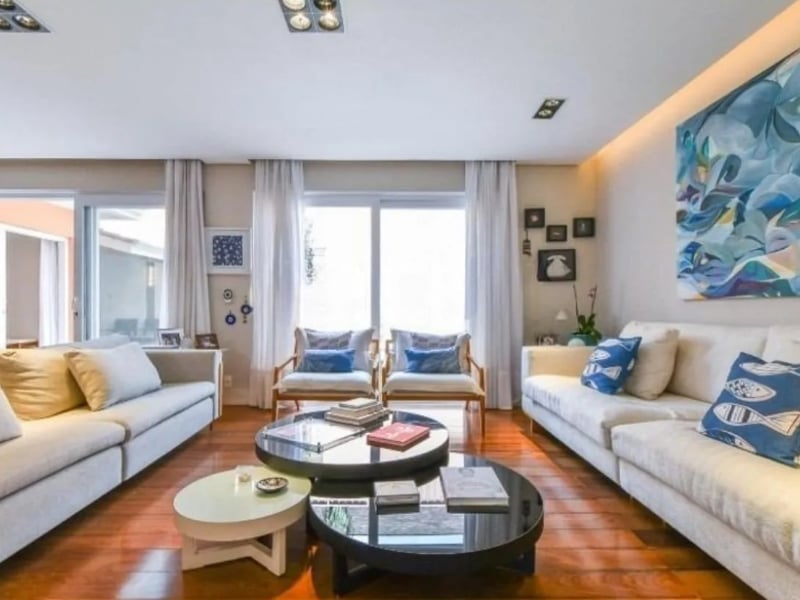 Casa com 4 quartos à venda