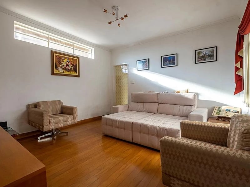 Casa com 4 quartos à venda