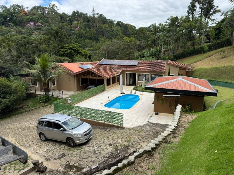 Belíssima Chácara (condomínio fechado) - 10.000 m²