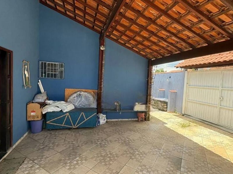 Casa com 3 dormitórios (1 suíte)